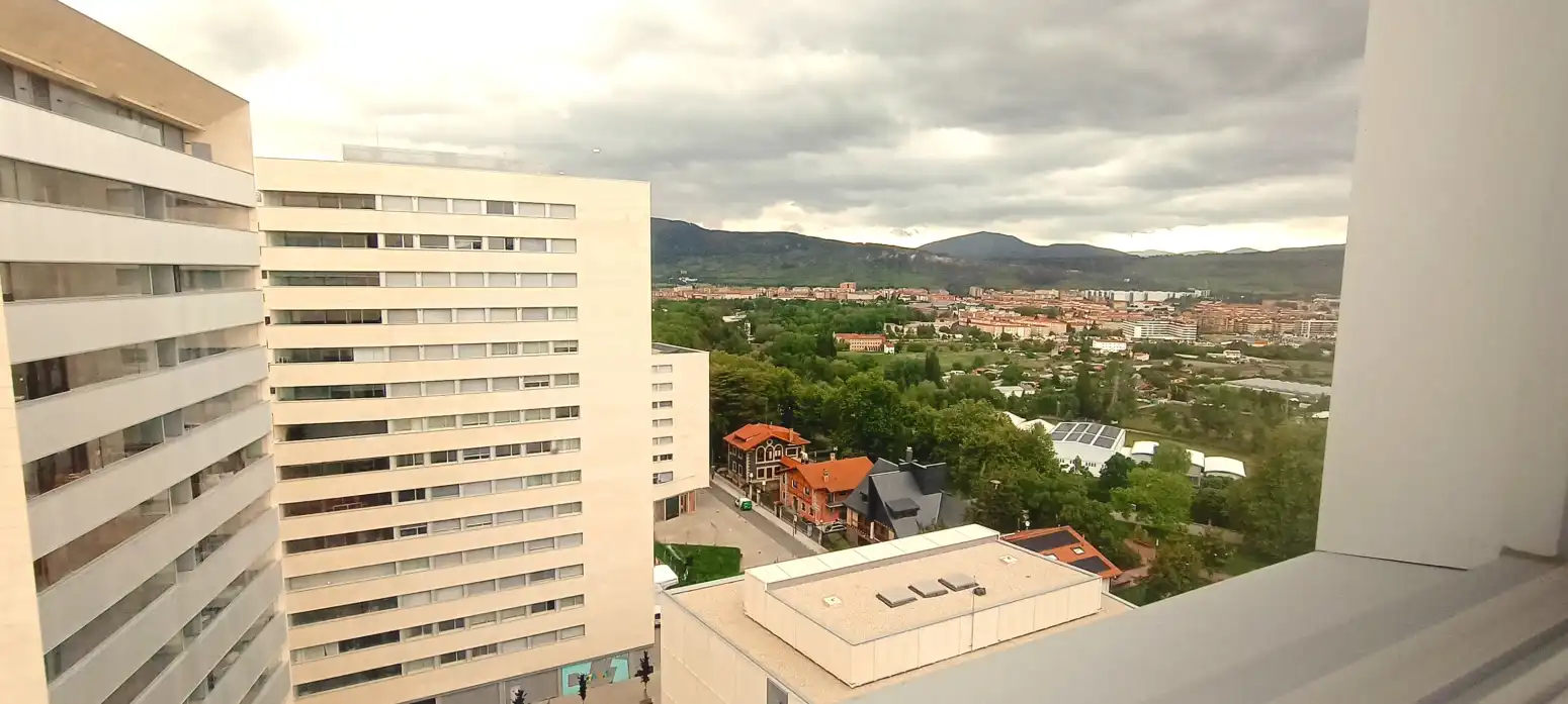 Piso de alquiler en Pamplona-Iruña - PLAZA SALESIANOS, 1º Ensanche