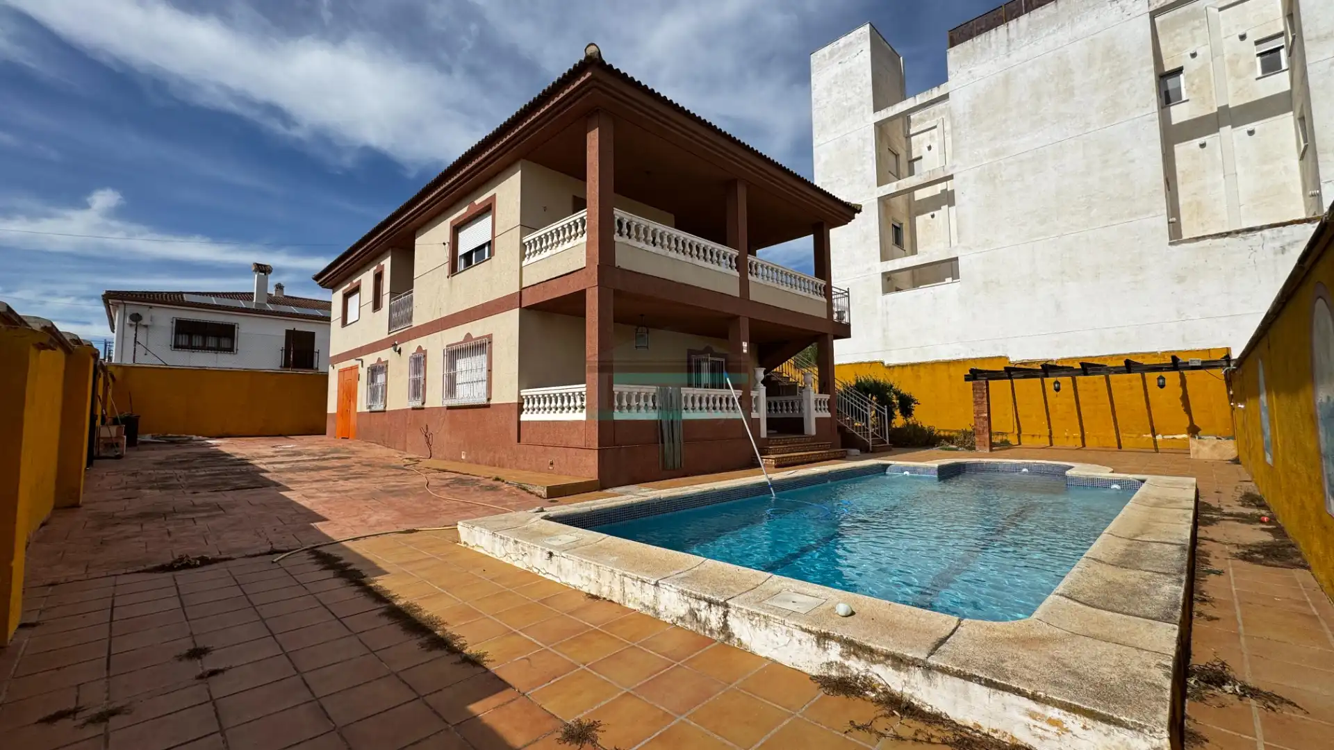 Vista exterior de Casa o chalet en venta en Láchar con Jardín privado, Terraza y Piscina