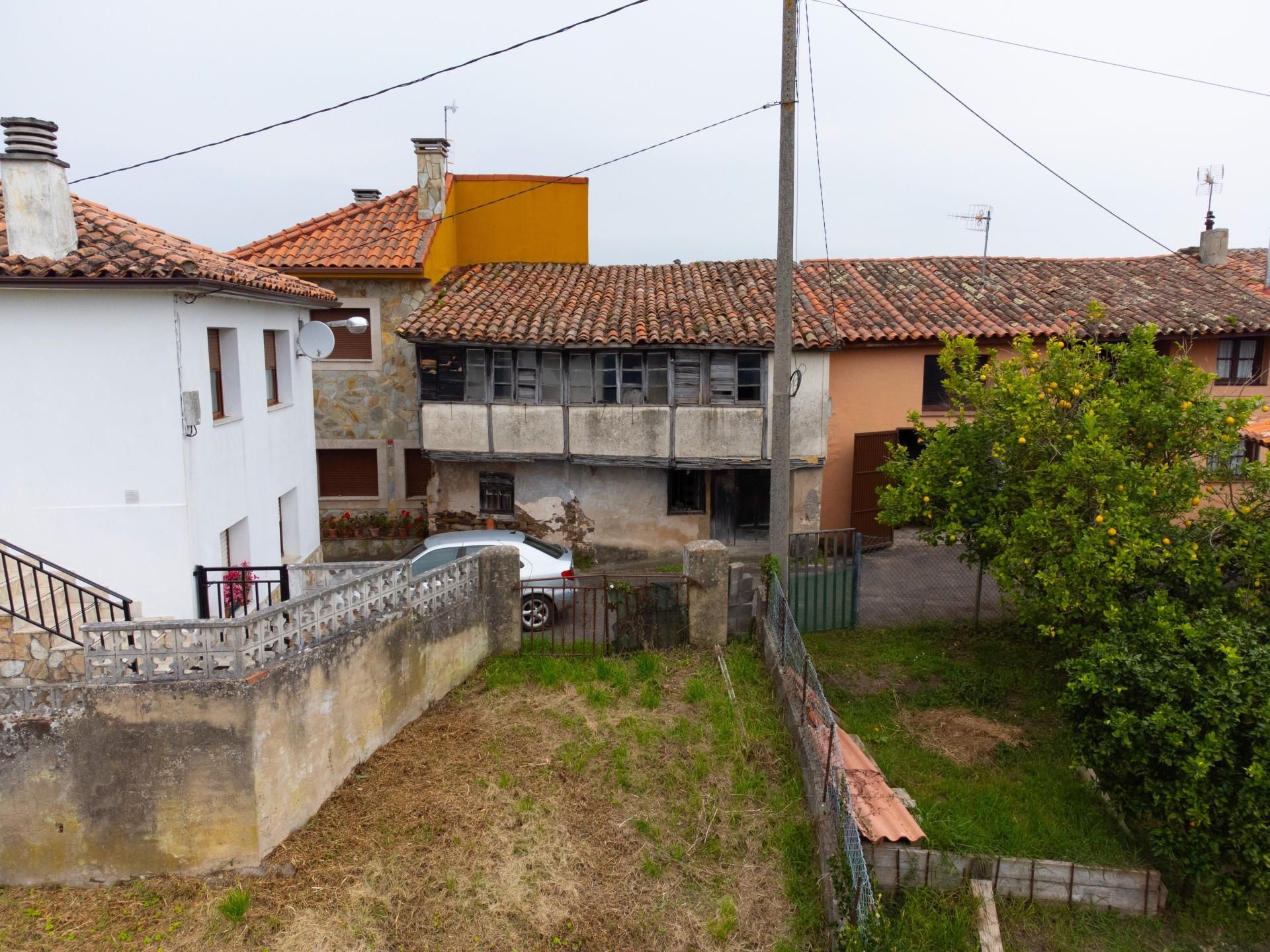 Vista exterior de Casa o xalet en venda en Villaviciosa amb Terrassa i Balcó