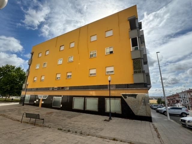 Vista exterior de Garatge en venda en Mérida