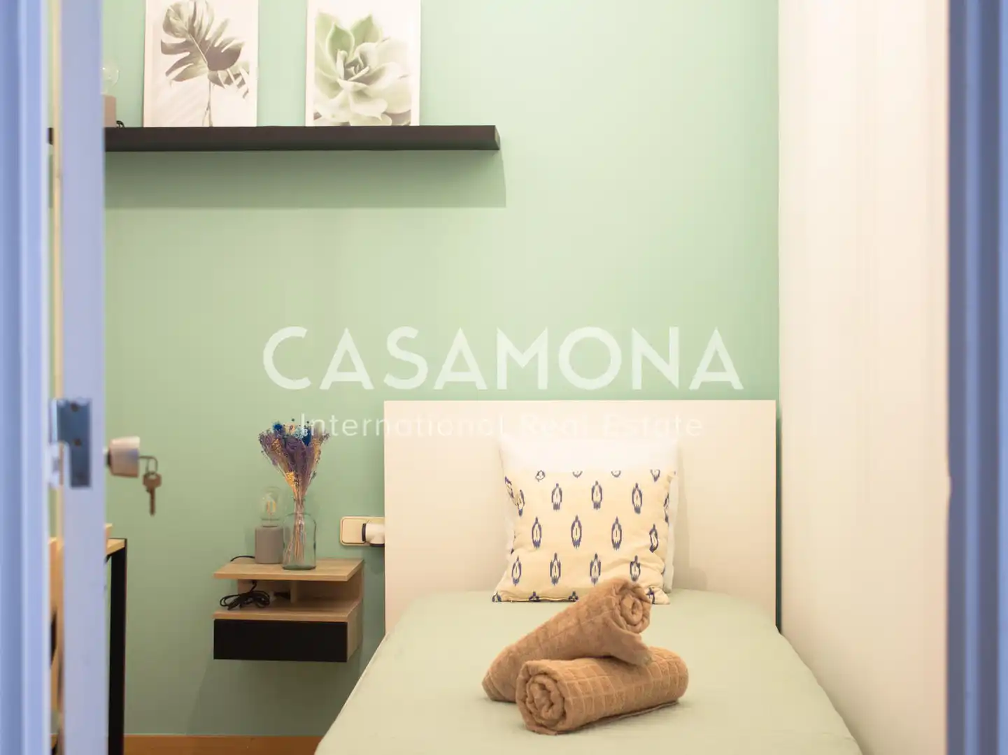 Bedroom of Apartments for rent in Barcelona