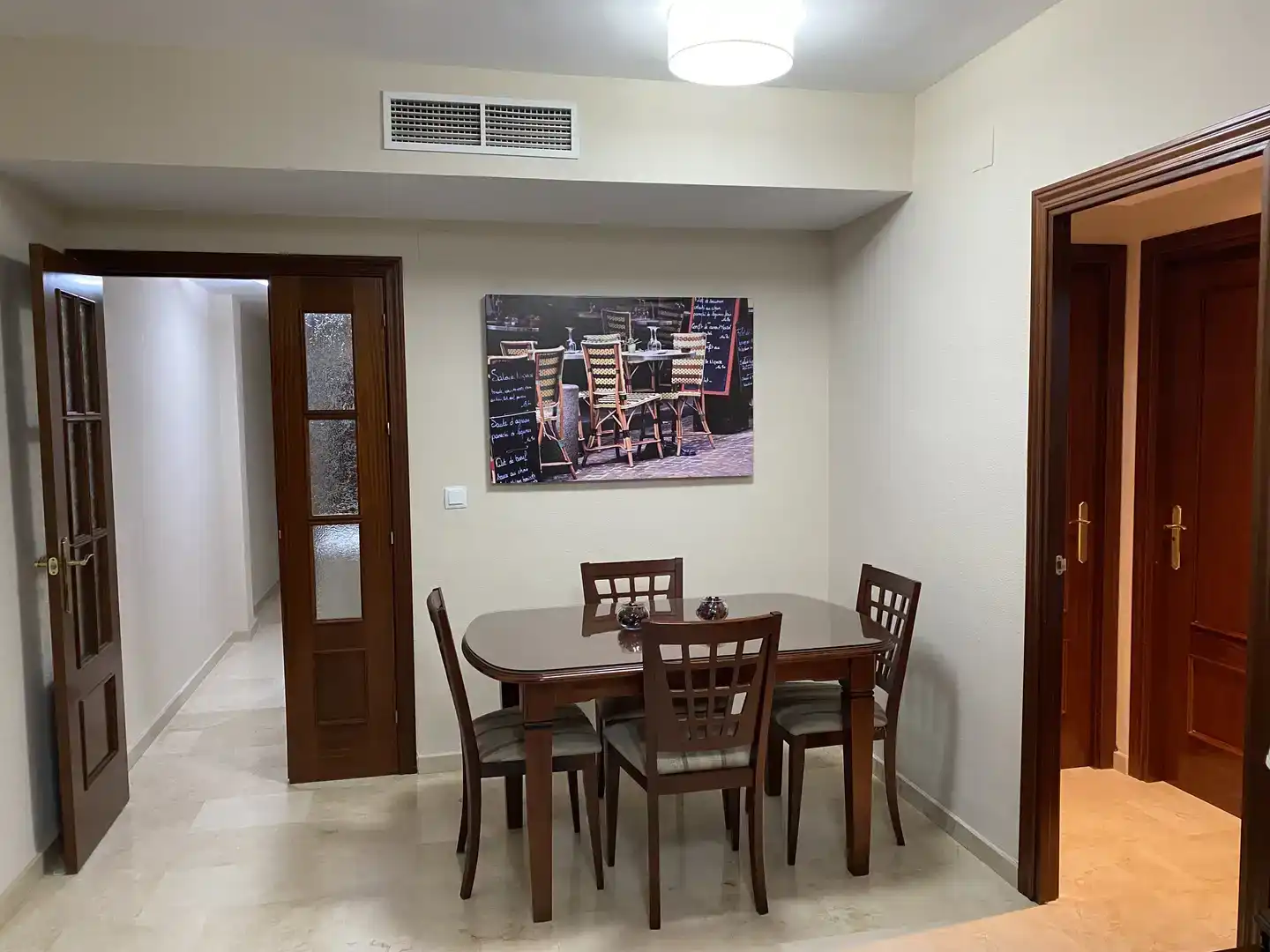 Esszimmer von Wohnung zur Miete in Centro