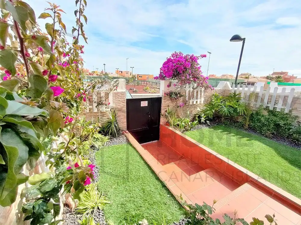 Adossat amb piscina en venda a Corralejo, imagen 12