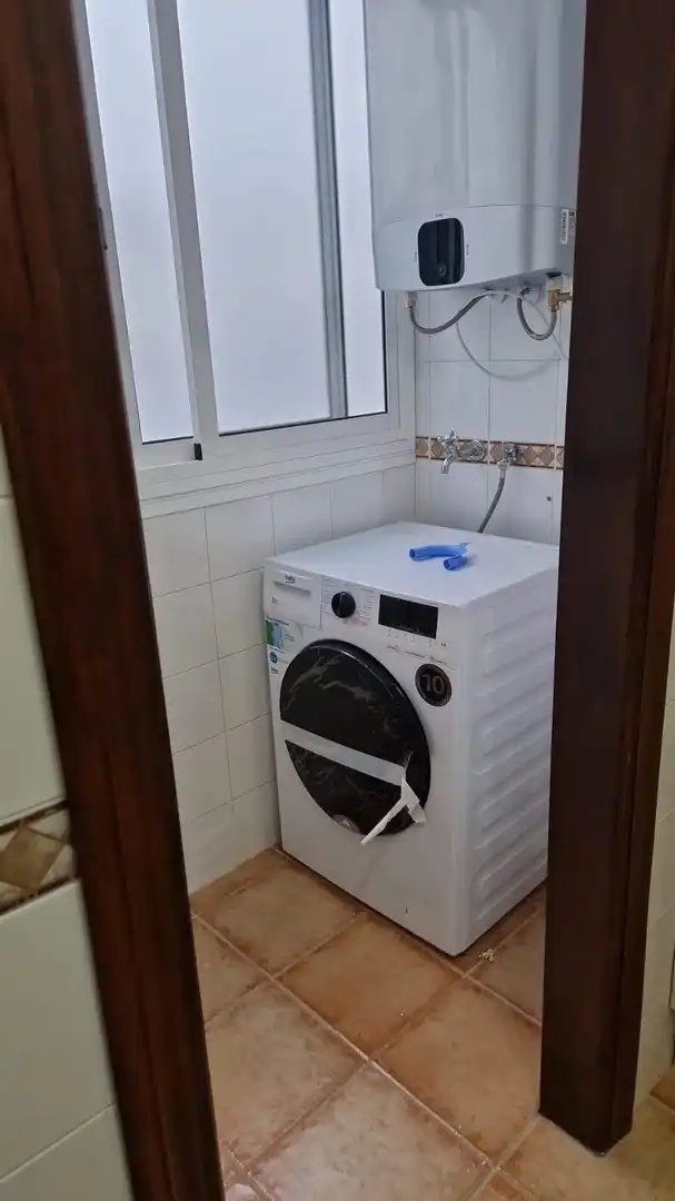 Baño de Piso de alquiler en Sevilla con Aire acondicionado, Terraza y Amueblado
