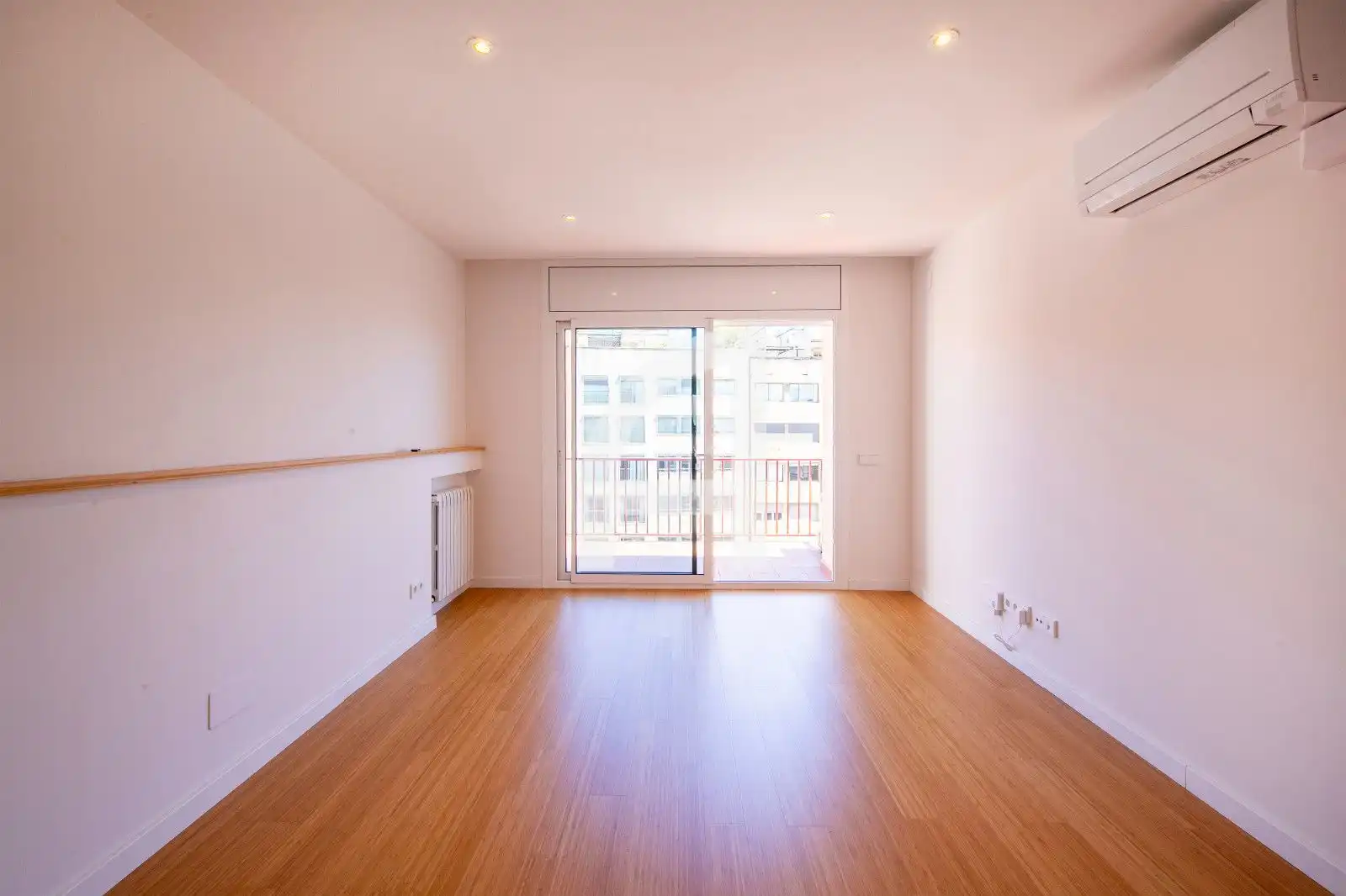 Sala d'estar de Àtic en venda en  Barcelona Capital amb Aire condicionat, Calefacció i Parquet