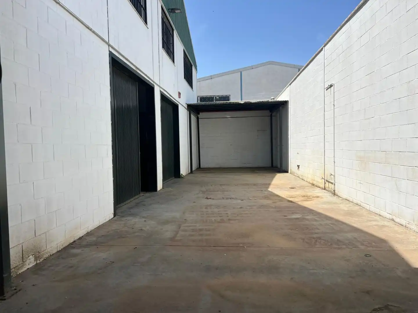 Parking de Nave industrial en venta en Utrera