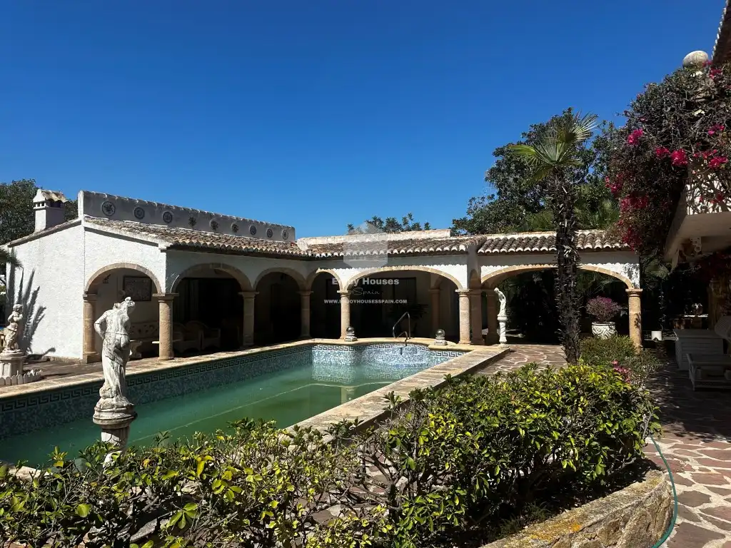 Houses for sale in Montgó - Ermita