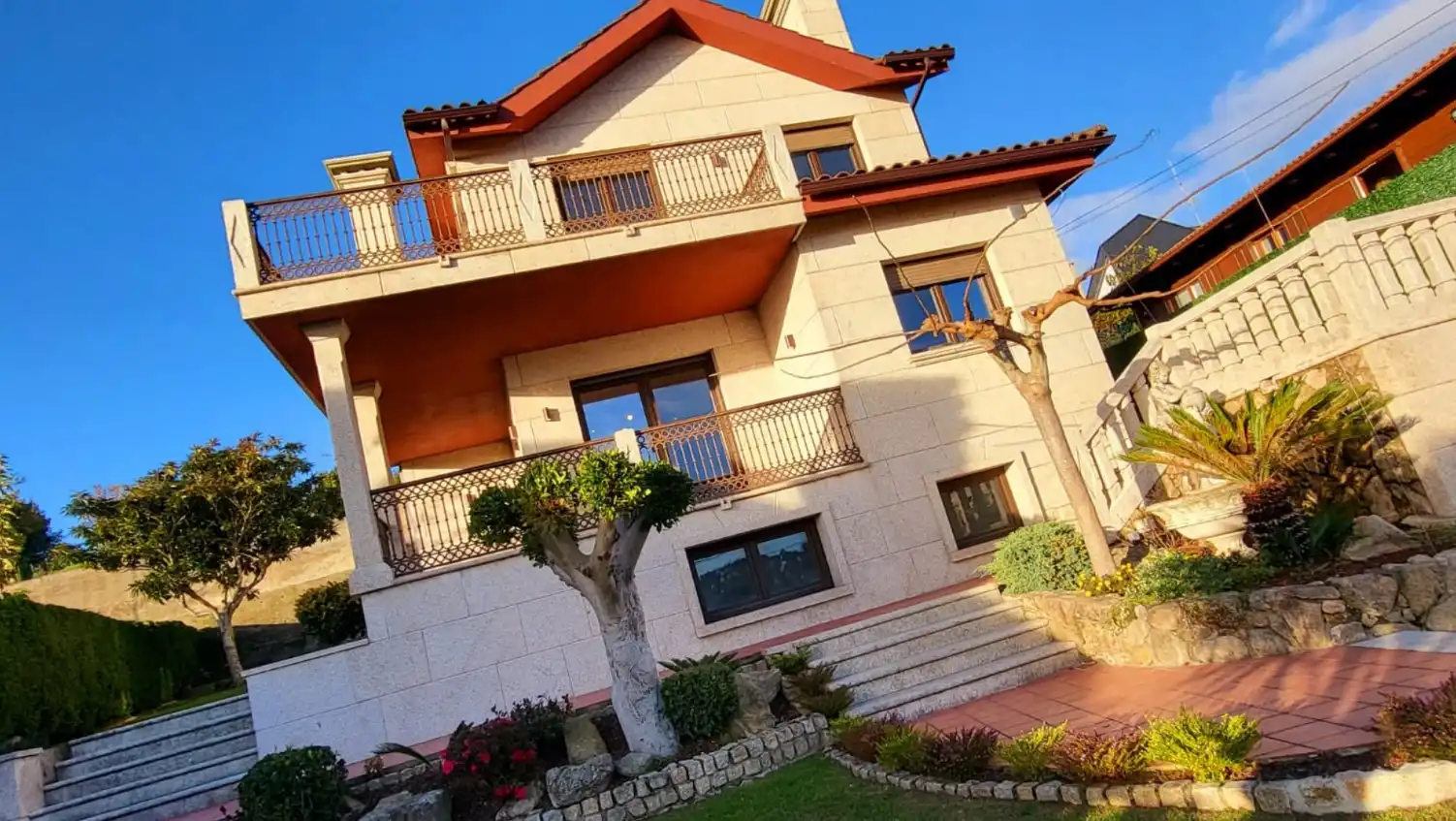 Vista exterior de Casa o chalet en venta en Vigo  con Jardín privado y Terraza