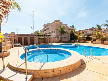 Apartament amb balcó en venda a Los Dolses - Villamartín