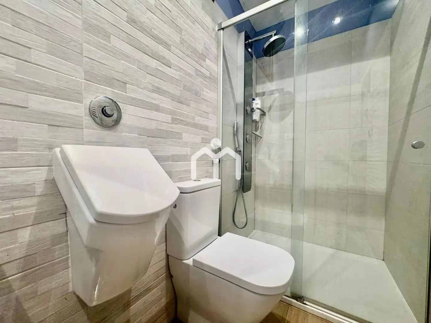 Baño de Casa o chalet en venta en Badalona con Aire acondicionado, Calefacción y Jardín privado