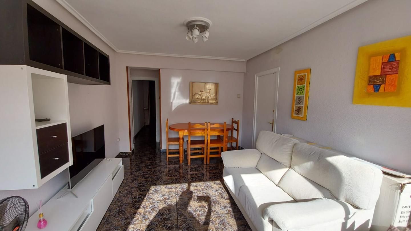 Living room of Flat for sale in  Zaragoza Capital  with Heating and Furnished