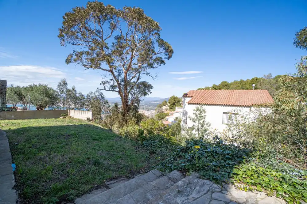 Vista exterior de Casa o xalet en venda en Roses amb Calefacció, Jardí privat i Terrassa