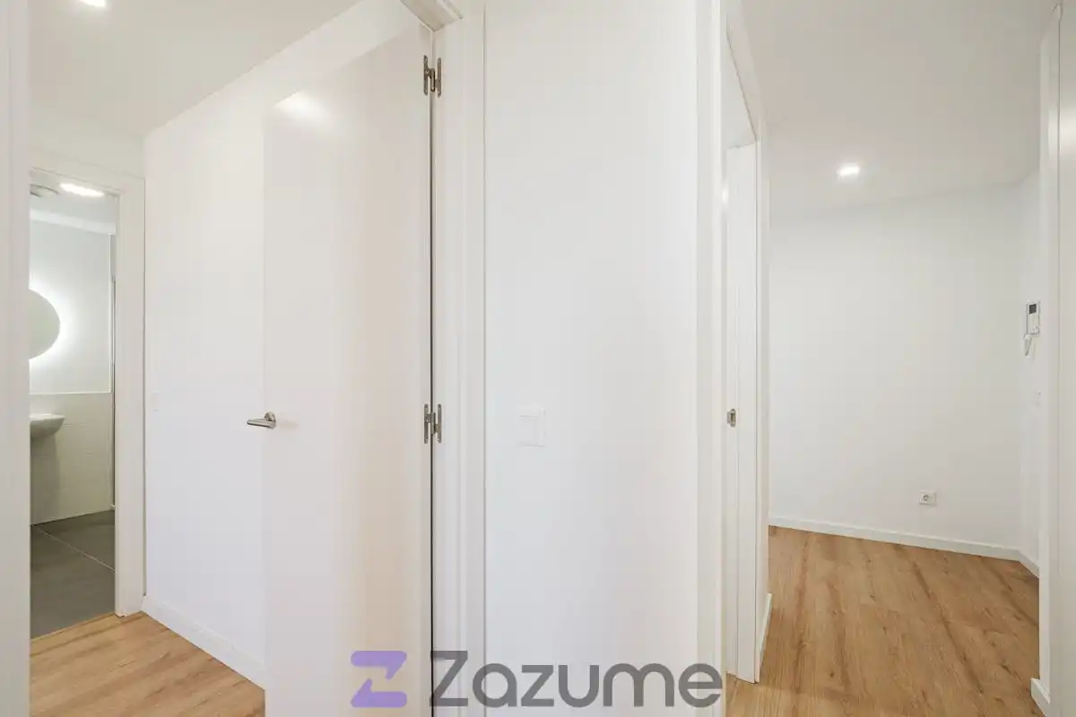 Wohnung zur Miete in Dos Hermanas mit Klimaanlage, Heizung und Privatgarten