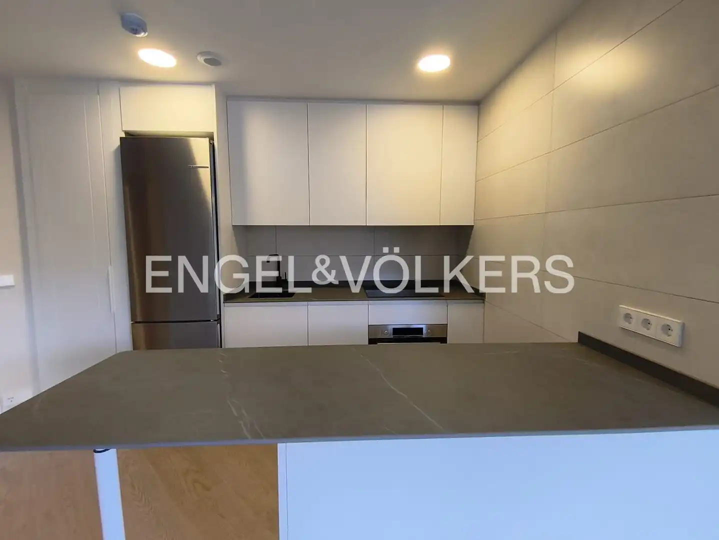 Kitchen of Flat for rent in Madrid  with Air Conditioner, Heating and Private garden