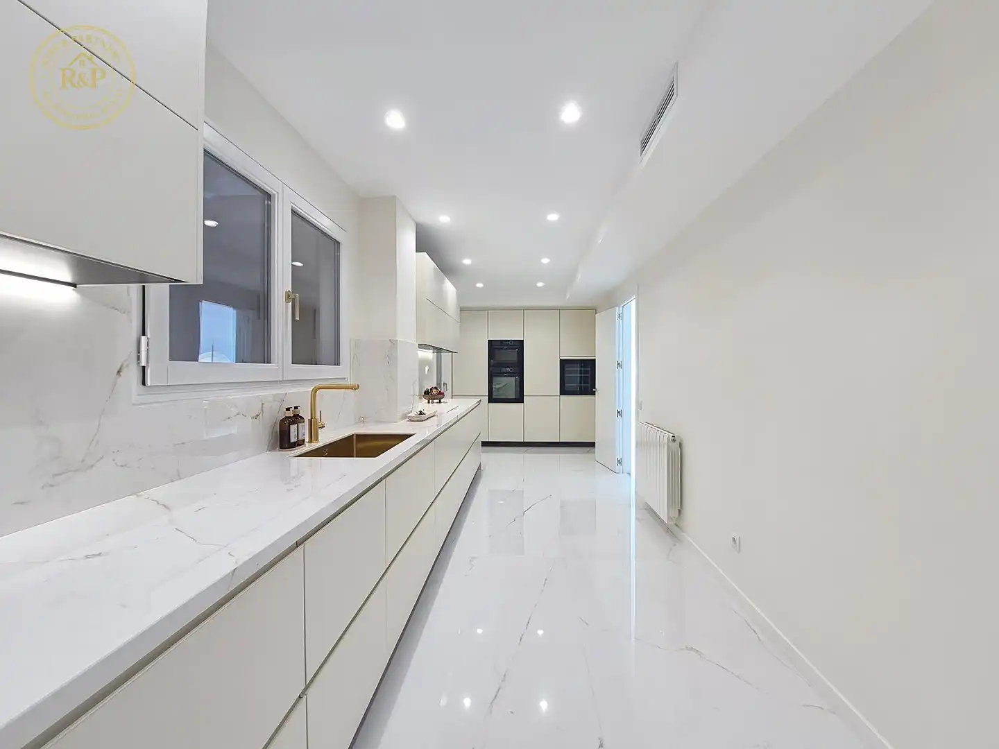 Kitchen of Flat for sale in Barcelona  with Heating, Storage room and Swimming Pool