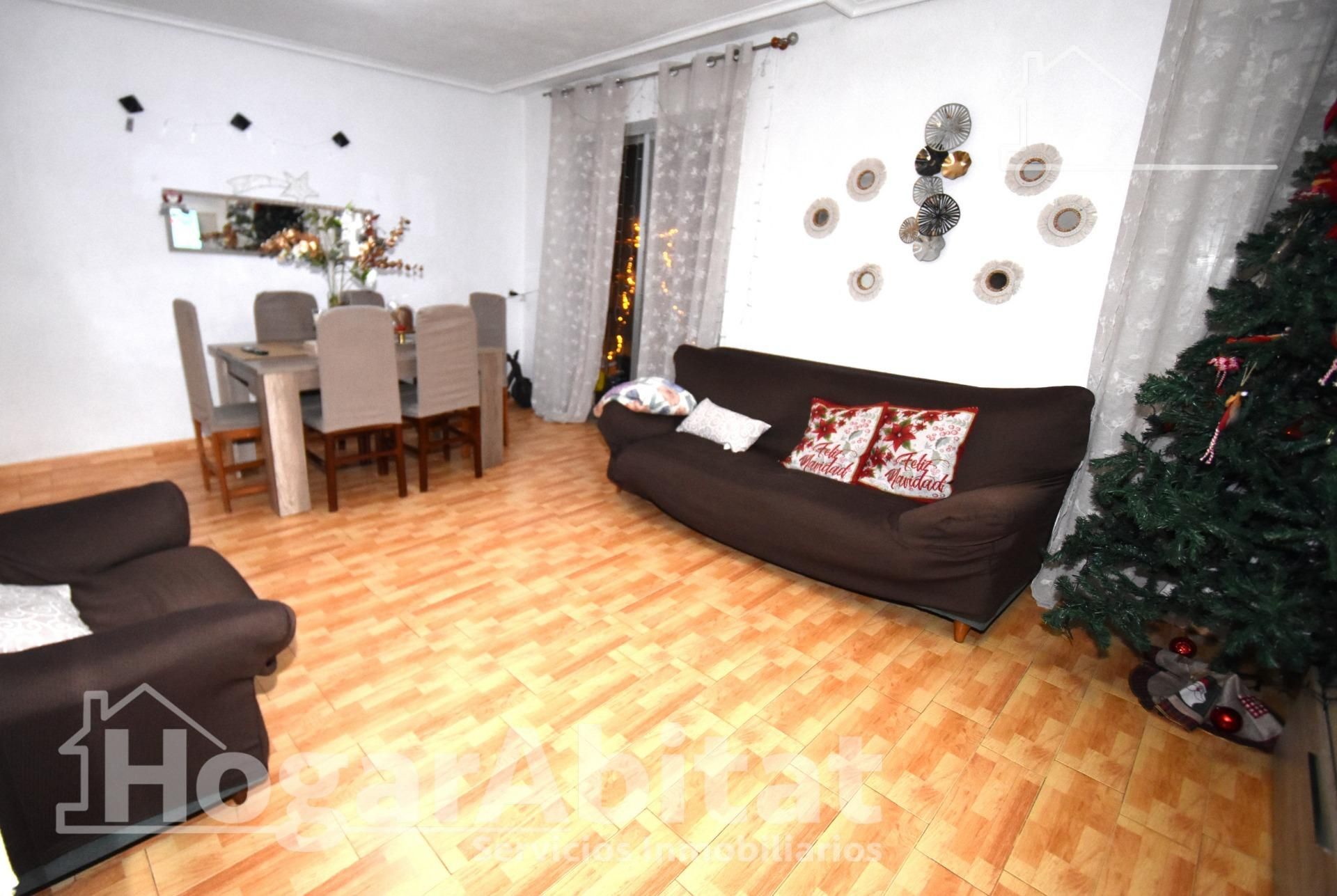 Living room of Flat for sale in Castellón de la Plana / Castelló de la Plana  with Parquet flooring and Balcony