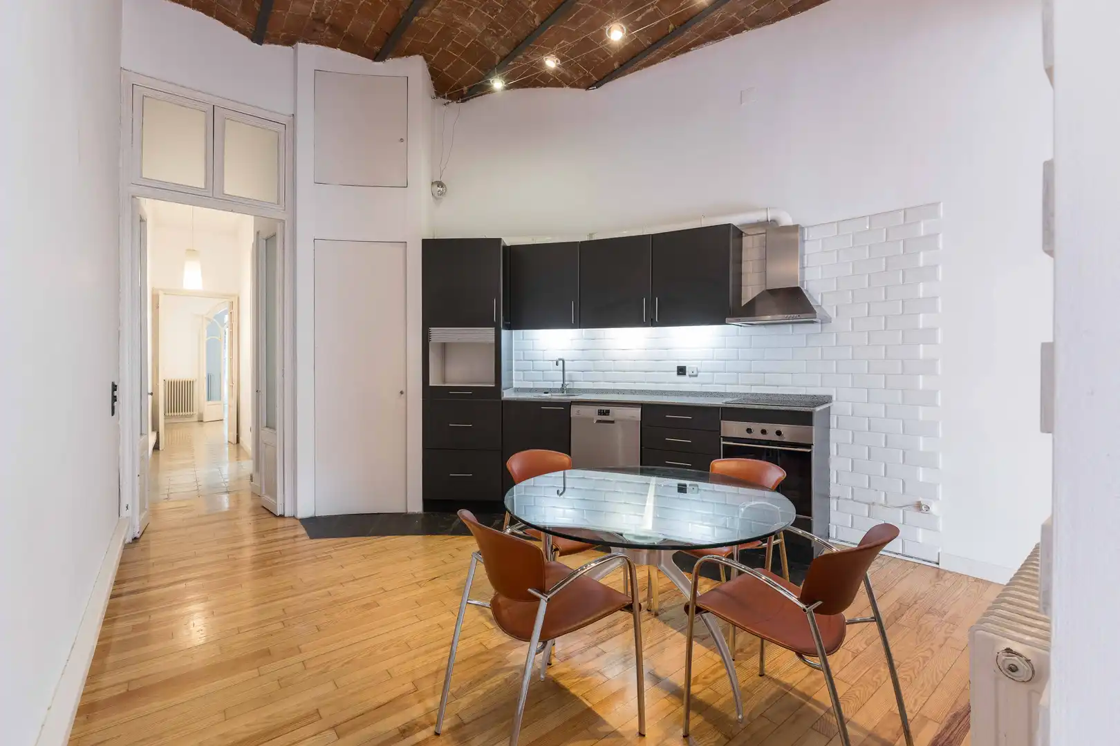 Küche von Büro zum Verkauf in Barcelona mit Klimaanlage und Terrasse