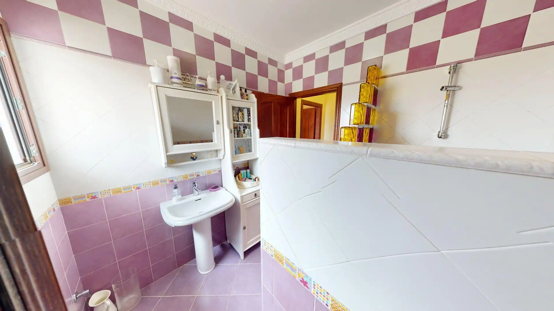 Bathroom of Houses for sale in Colmenar  with Air Conditioner, Heating and Private garden