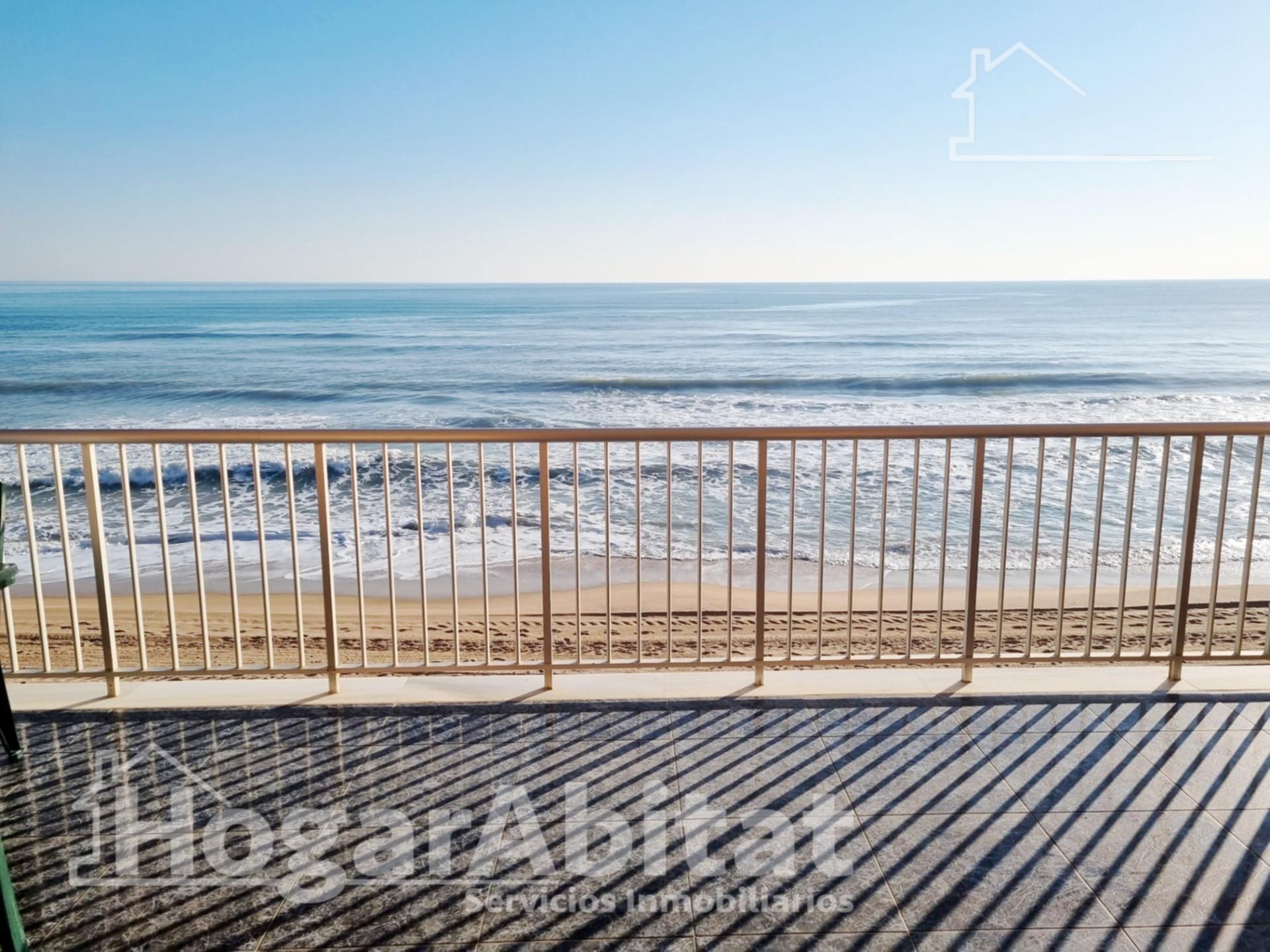 Habitación de Piso en venta en Tavernes de la Valldigna con Terraza