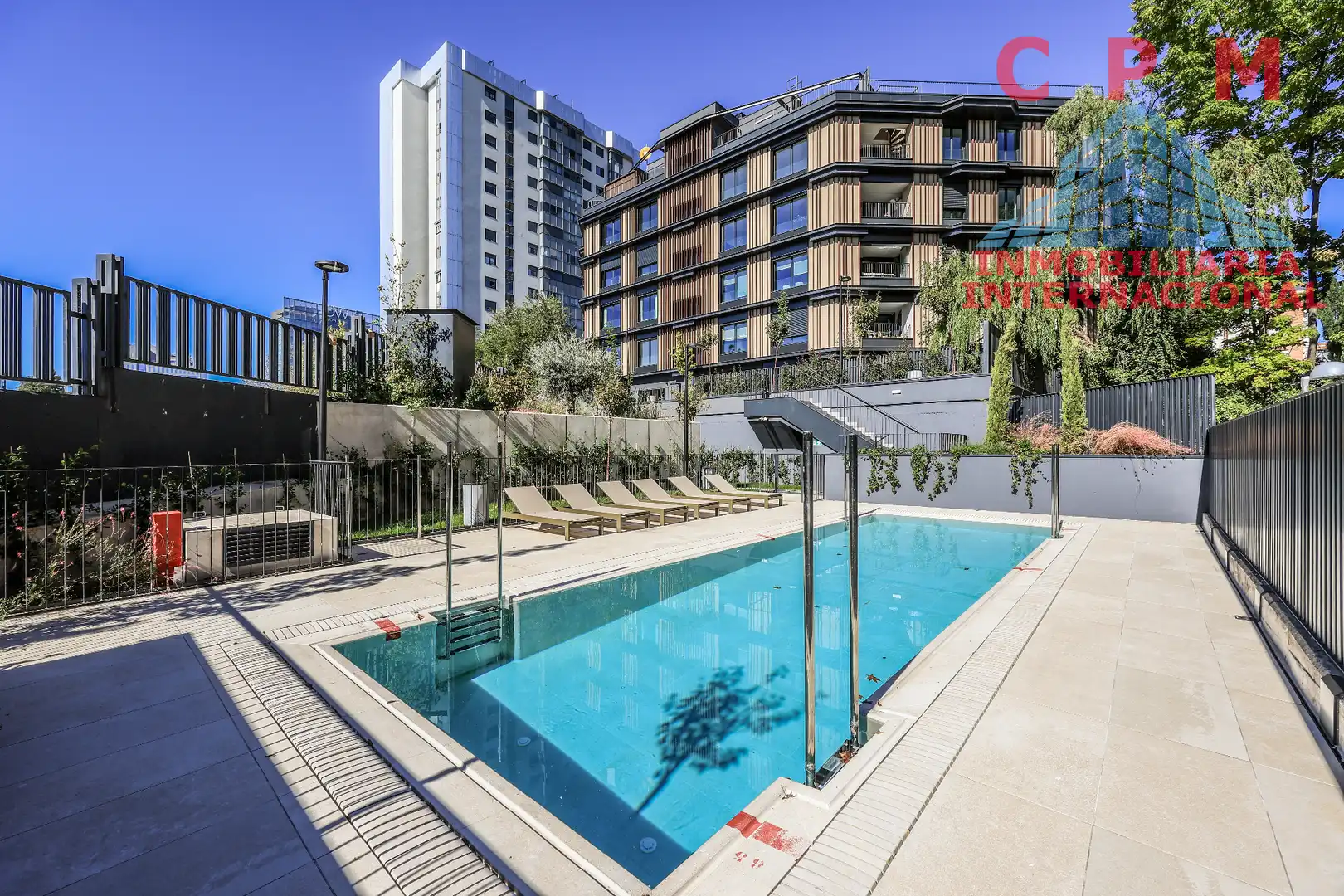 Piscina de Pis de lloguer en Ciudad Lineal