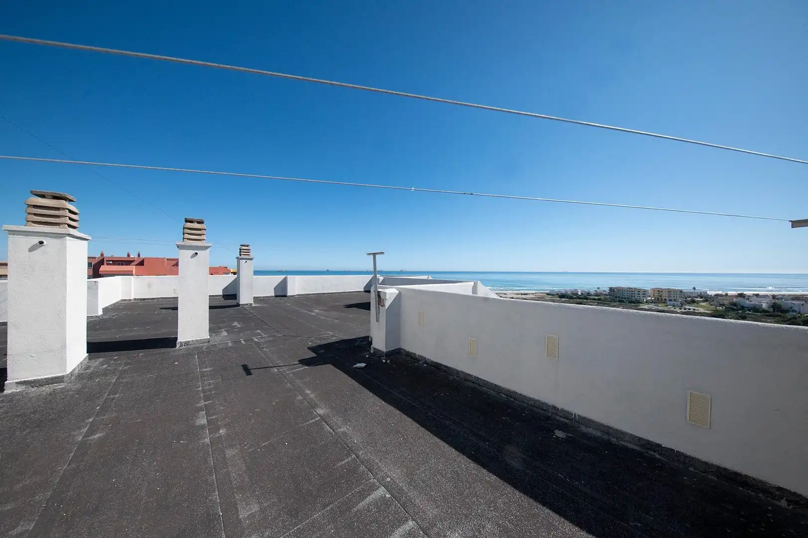 Exterior view of Ground floor for sale in Valencia  with Air Conditioner, Heating and Alarm