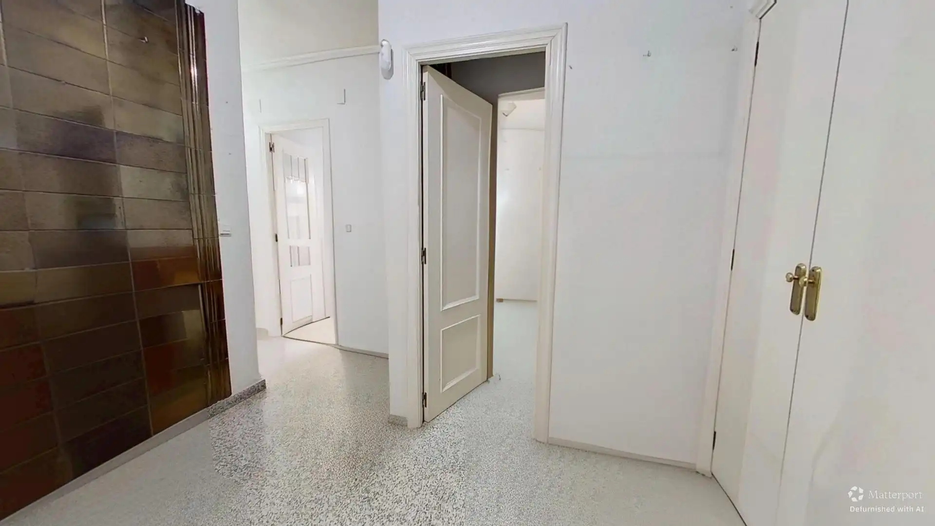 Flat for sale in Valencia  with Air Conditioner, Terrace and Storage room