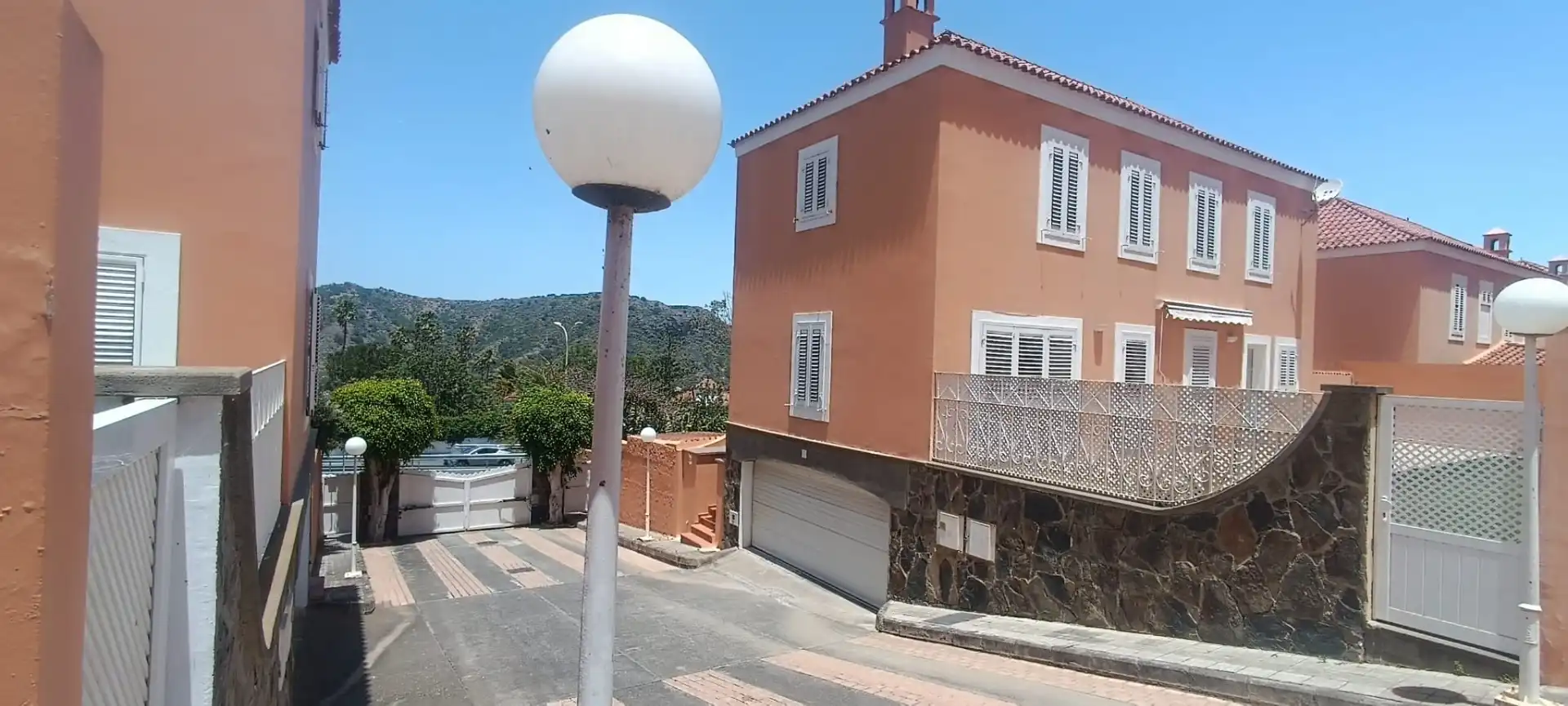 Vista exterior de Casa o chalet de alquiler en Las Palmas de Gran Canaria con Jardín privado, Terraza y Trastero
