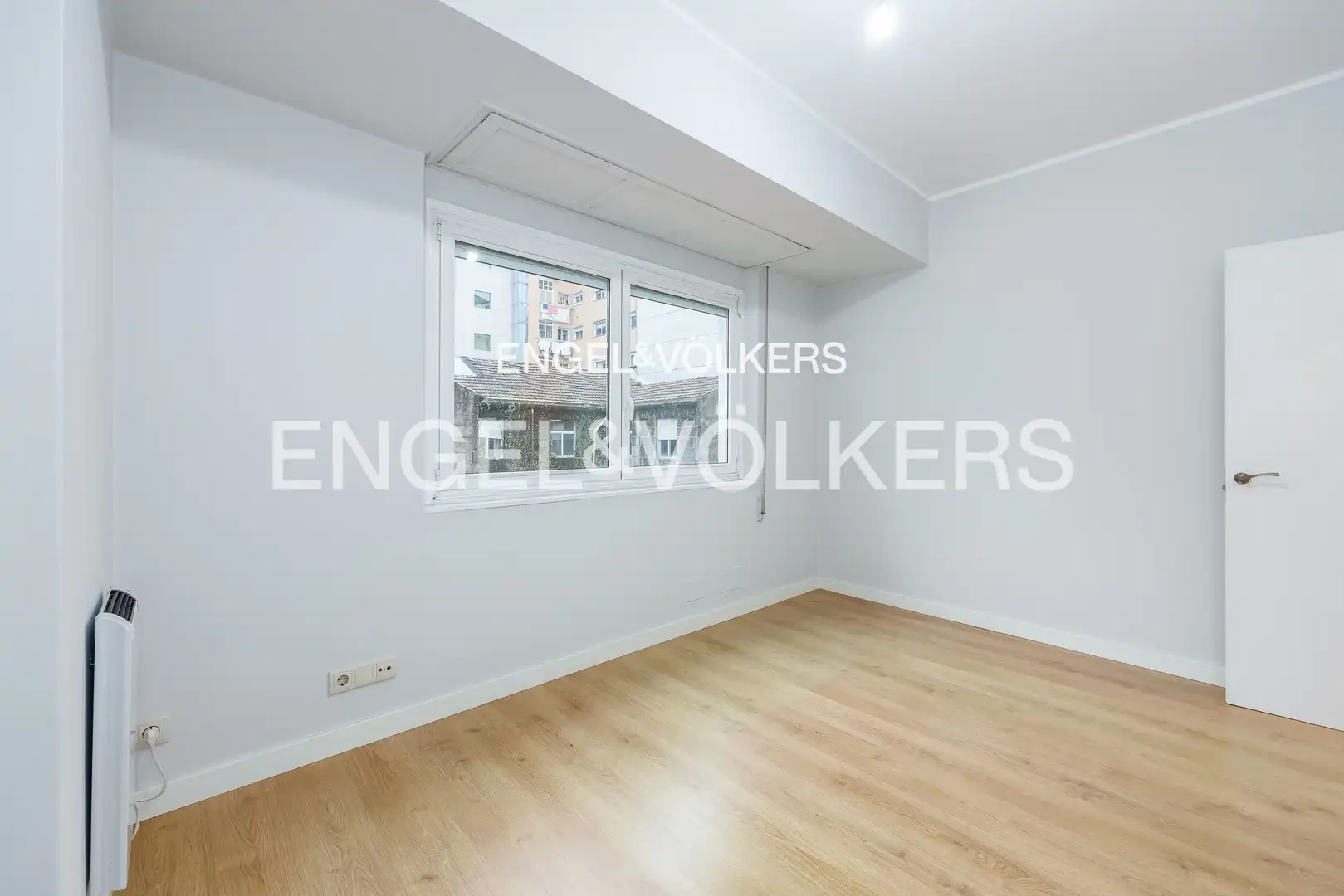 Habitación de Piso en venta en Vigo  con Calefacción, Terraza y Balcón