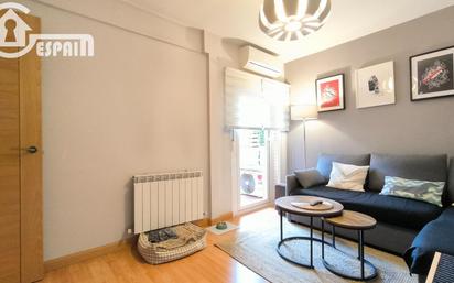 Sala d'estar de Pis en venda en  Madrid Capital amb Aire condicionat, Calefacció i Terrassa