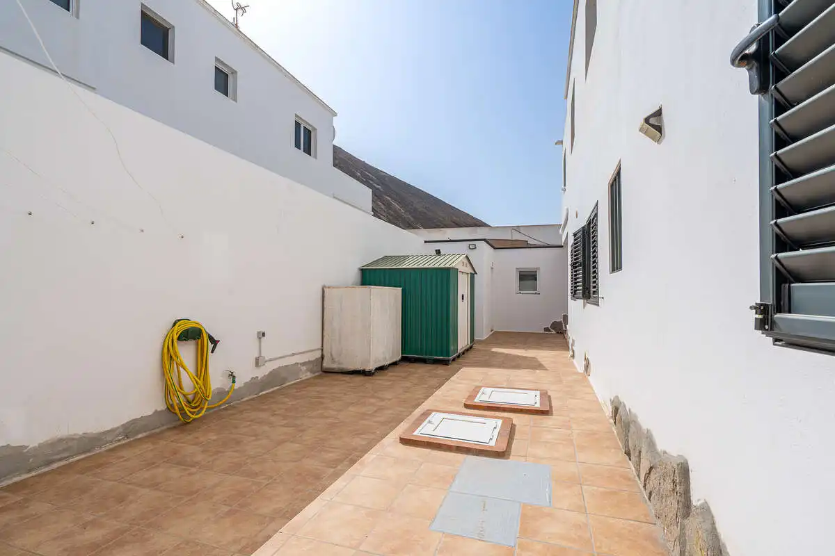 Exterior view of Duplexes for sale in Teguise