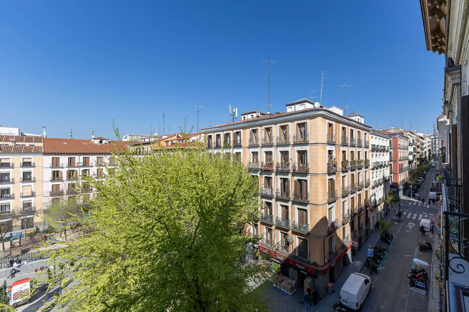 Vista exterior de Piso en venta en Madrid con Aire acondicionado, Calefacción y Trastero
