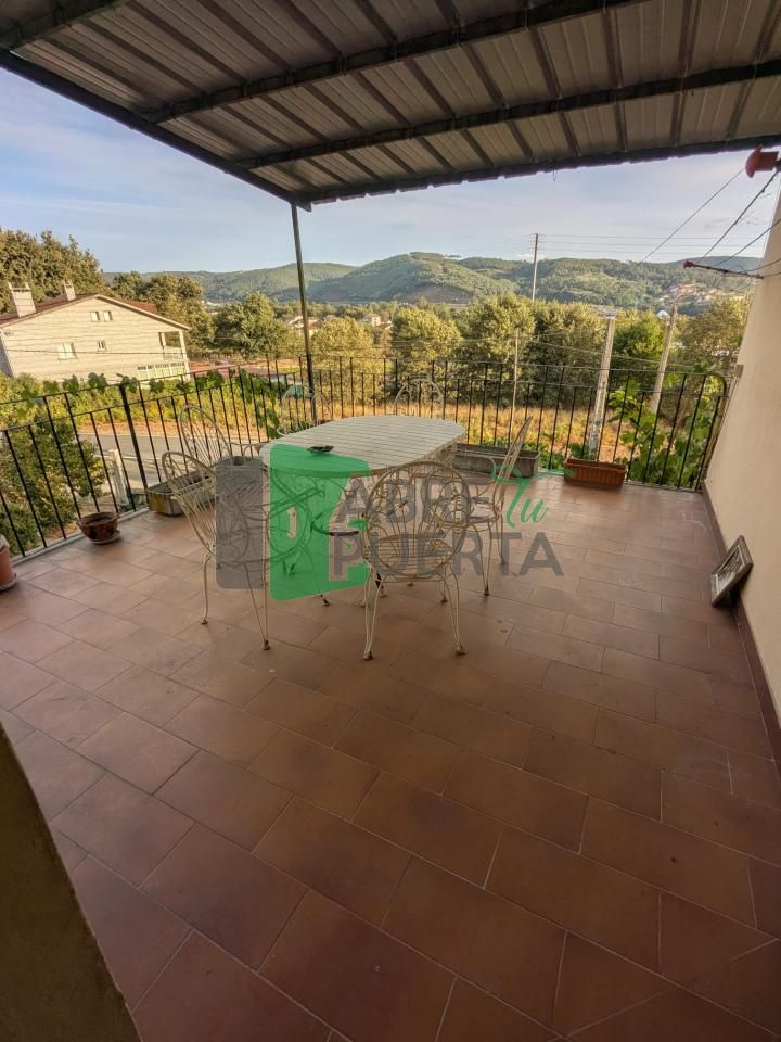 Terrassa de Casa o xalet en venda en Ourense Capital  amb Calefacció, Jardí privat i Terrassa