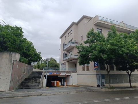 Garage to rent in de Lluís Millet, Centre - Estació