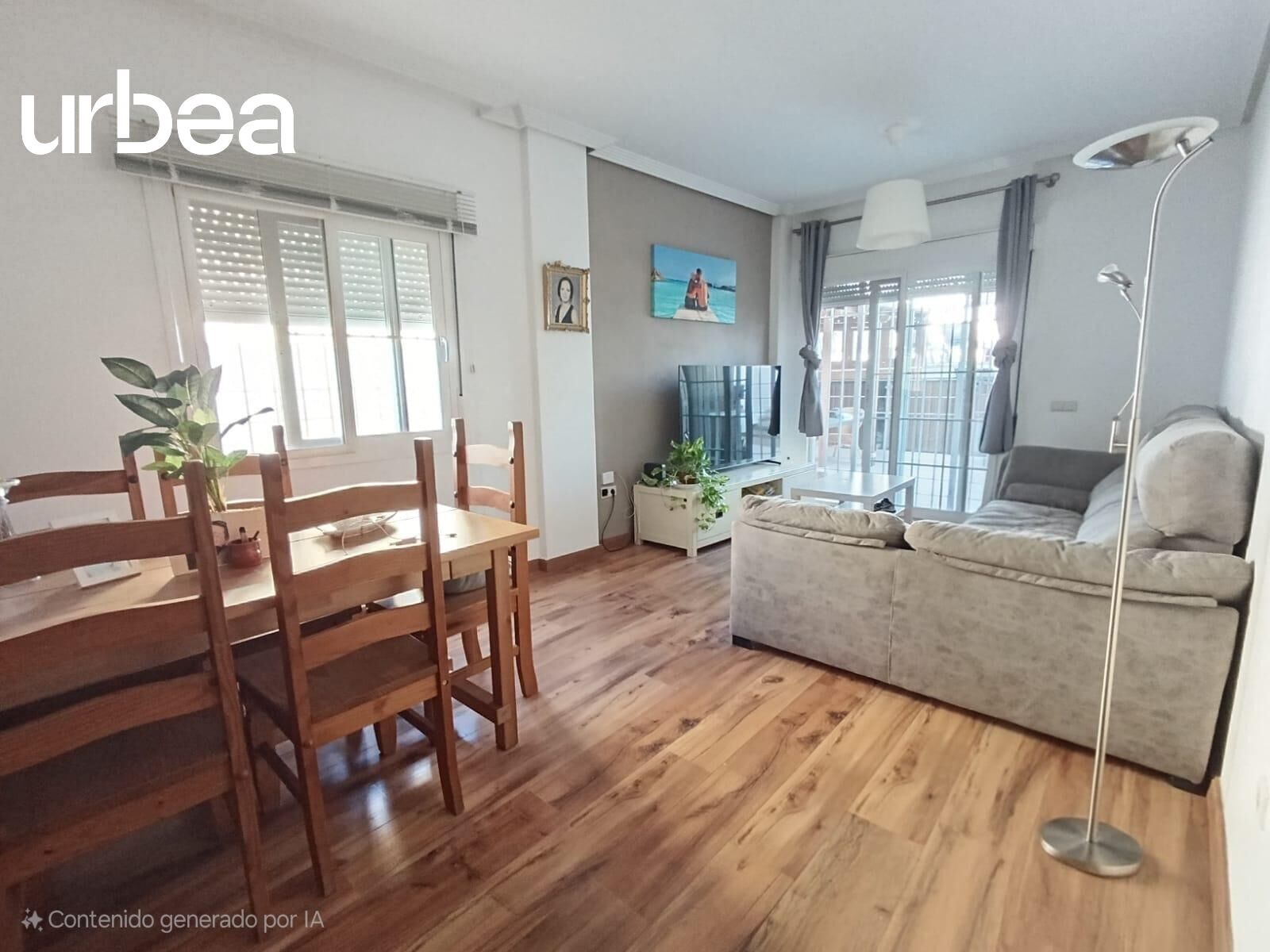 Sala d'estar de Casa adosada en venda en Málaga Capital amb Jardí privat, Terrassa i Piscina