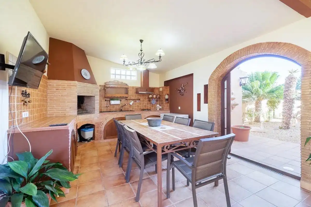 Cuina de Casa o xalet de lloguer en Torrevieja amb Aire condicionat, Calefacció i Jardí privat