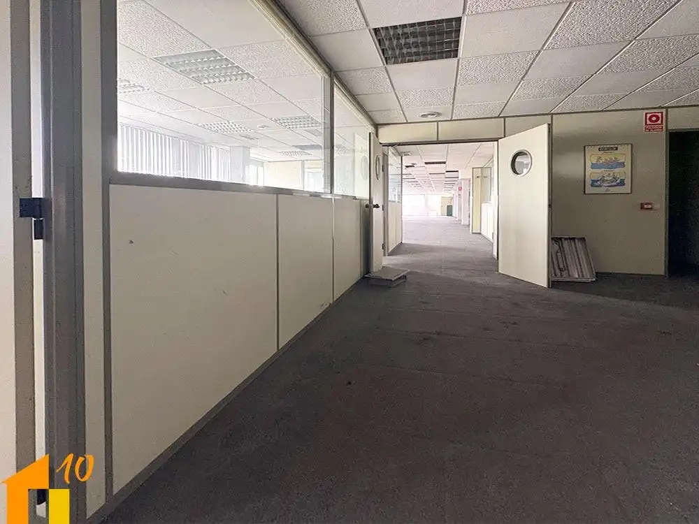 Oficina de lloguer a Calle Calle Alcalde Martín Cobos, imagen 6