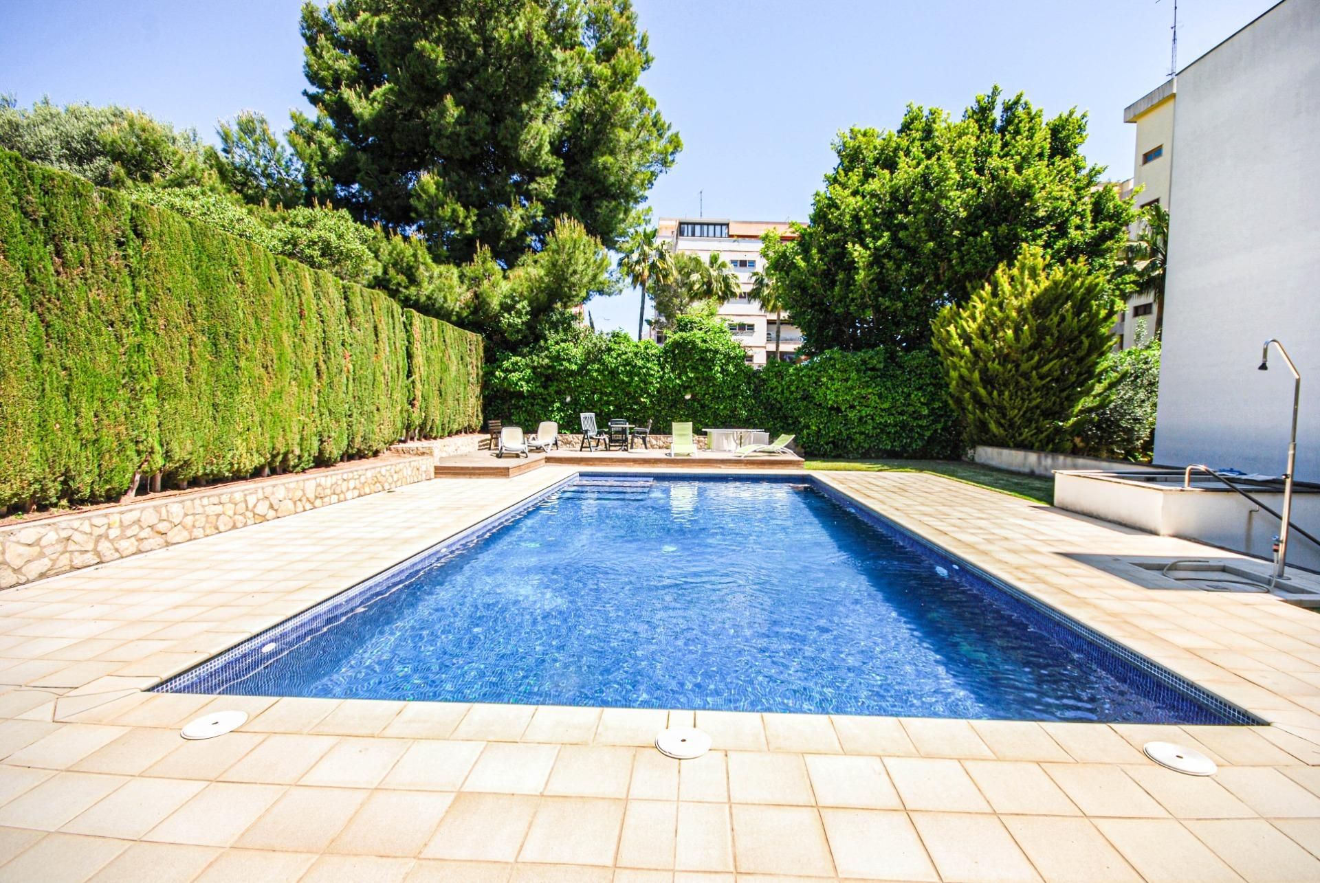 Piscina de Pis de lloguer en  Palma de Mallorca amb Aire condicionat, Calefacció i Terrassa