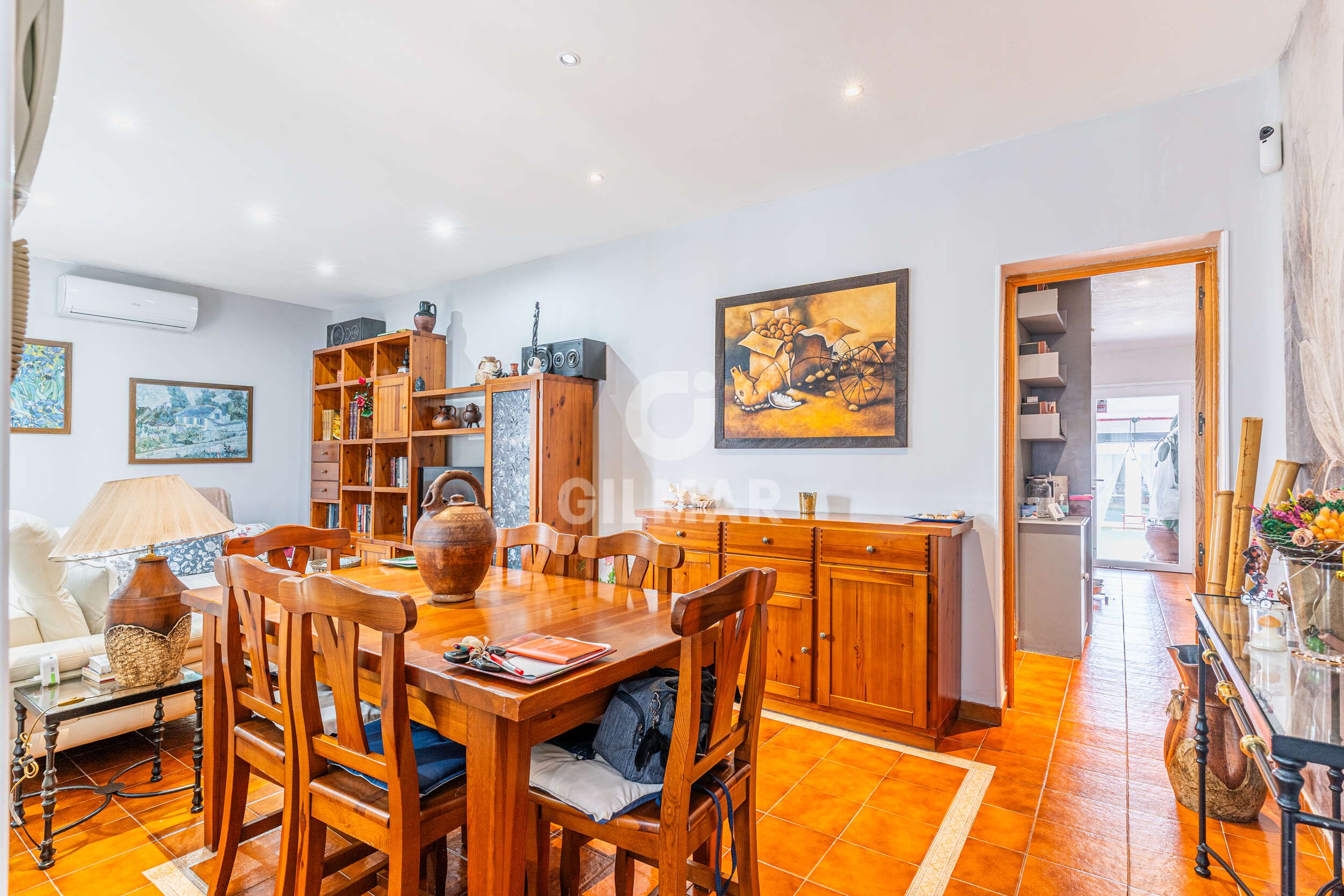 Menjador de Casa adosada en venda en  Madrid Capital amb Calefacció, Jardí privat i Piscina