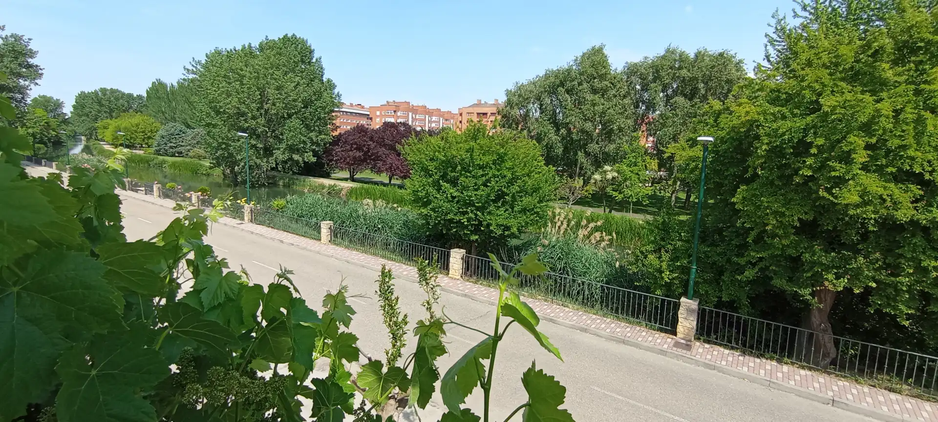 Vista exterior de Casa o xalet en venda en Valladolid amb Aire condicionat, Calefacció i Jardí privat