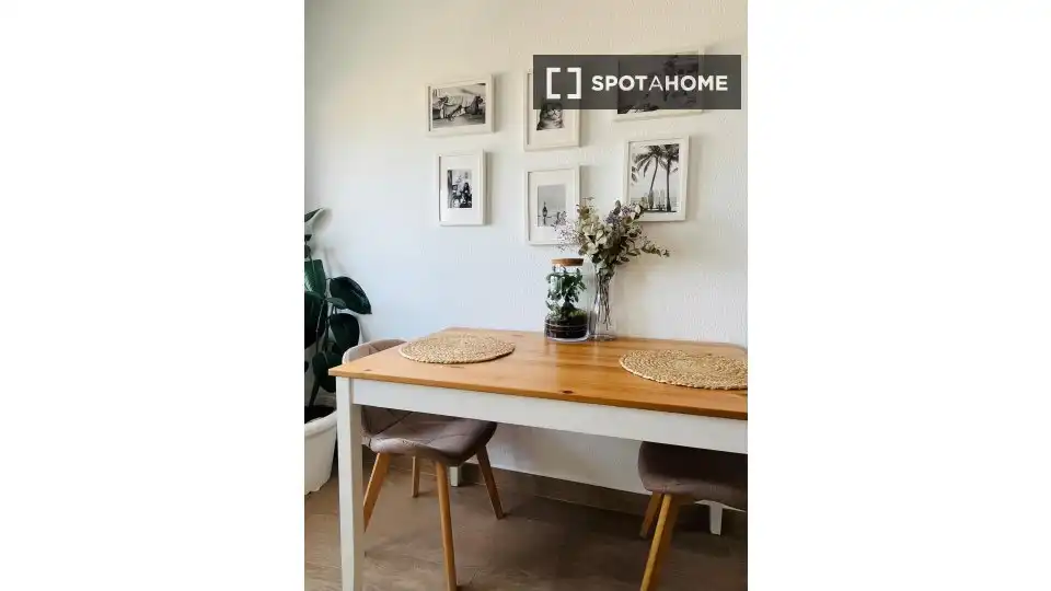 Menjador de Apartament per a compartir en Alicante / Alacant amb Aire condicionat, Terrassa i Moblat
