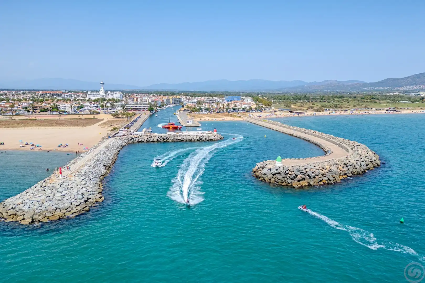 Außenansicht von Einfamilien-Reihenhaus zum Verkauf in Empuriabrava mit Klimaanlage, Heizung und Terrasse