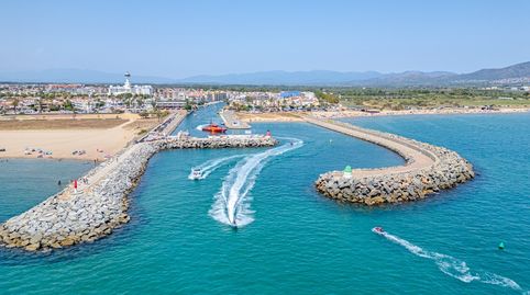 Foto 5 de Casa adosada en venda a Salins - Cavall de Mar, Empuriabrava
