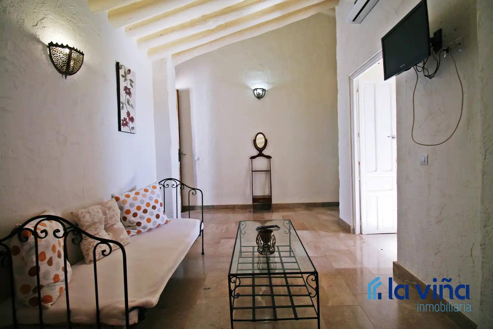 Sala de estar de Finca rústica en venta en Martín de la Jara con Aire acondicionado, Jardín privado y Trastero