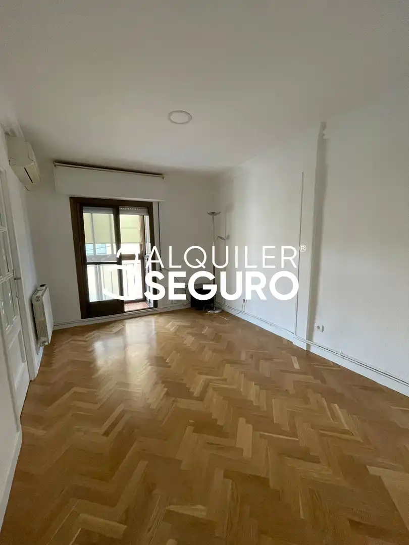 Wohnung zur Miete in De Cabello Lapiedra, Puerta del Ángel