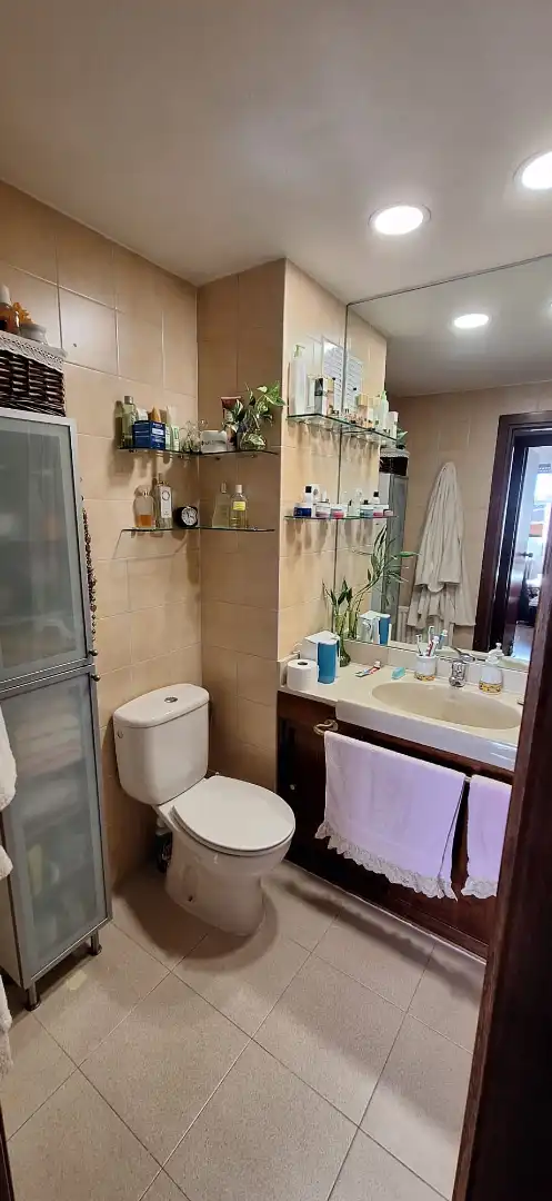 Bathroom of Flat for sale in Madrid  with Air Conditioner, Furnished and Balcony
