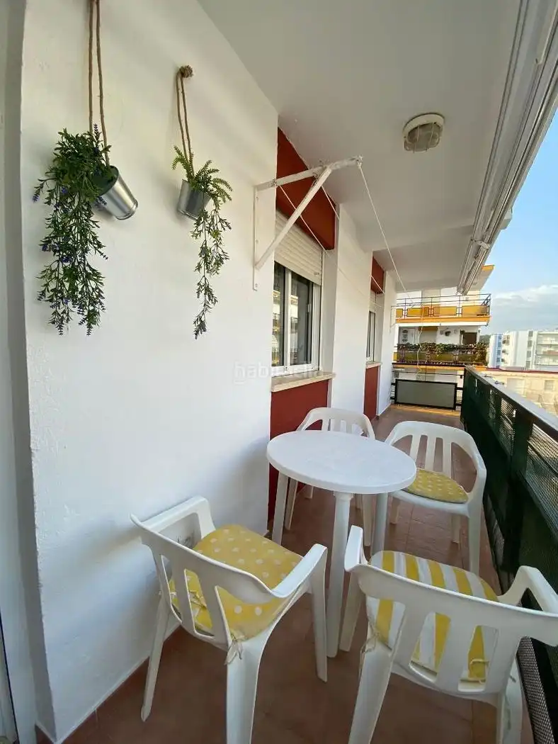Flat with lift to rent in Avenida Castilla 44