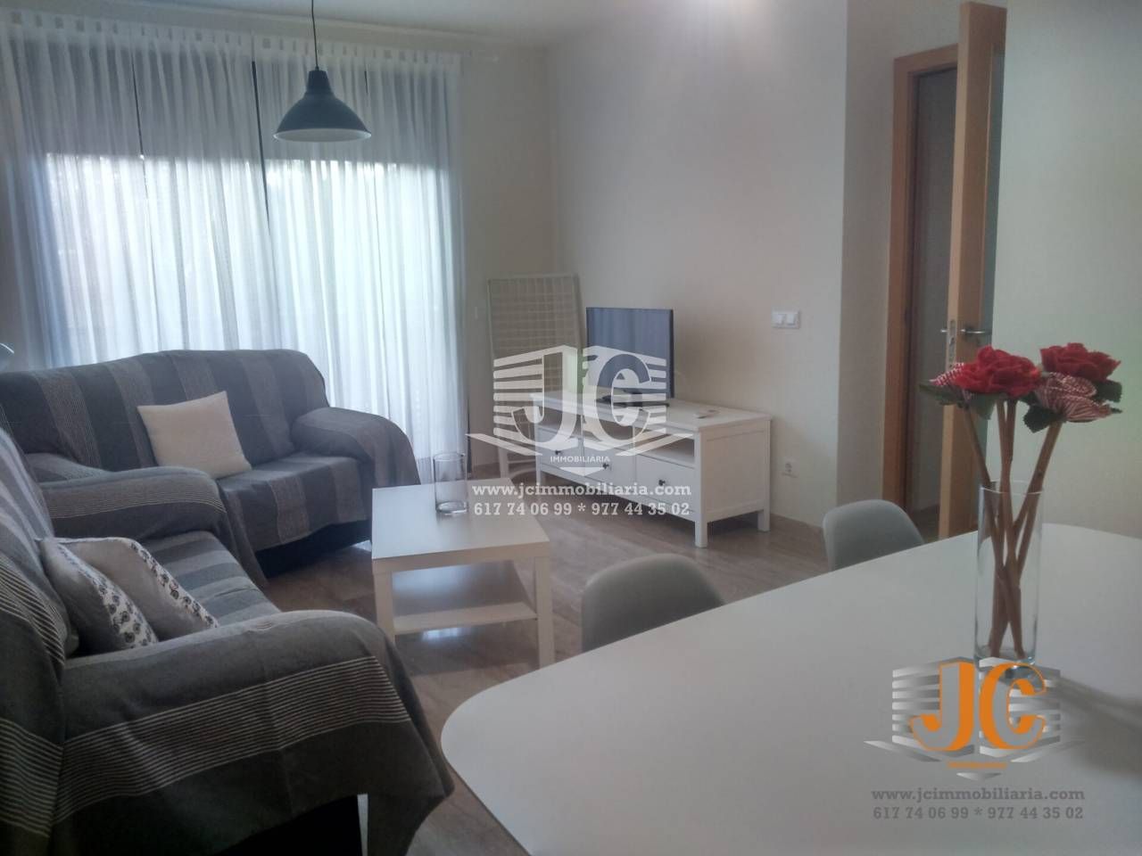 Sala d'estar de Pis de lloguer en Tortosa amb Aire condicionat, Terrassa i Moblat