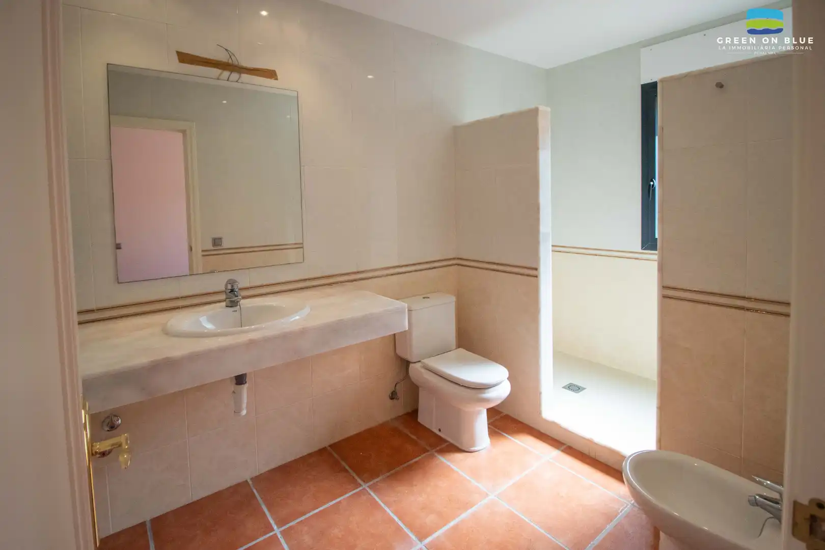 Baño de Casa o chalet en venta en Peralada con Aire acondicionado, Calefacción y Jardín privado