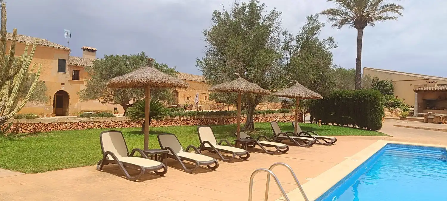 House with pool for sale in Vía de Servei, imagen 2