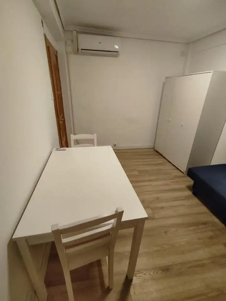 Habitación de Piso en venta en Zaragoza con Aire acondicionado y Calefacción